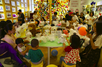 最大原創(chuàng)玩偶樂(lè)園“玩偶大師”落戶青島，打造兒童想象力空間，引領(lǐng)玩具銷售新趨勢(shì)